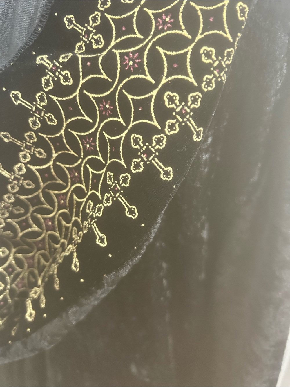 Black Crushed Velvet Hooded Cape womens M Embroidered Gothic Witchy Renaissance - Picture 14 of 16